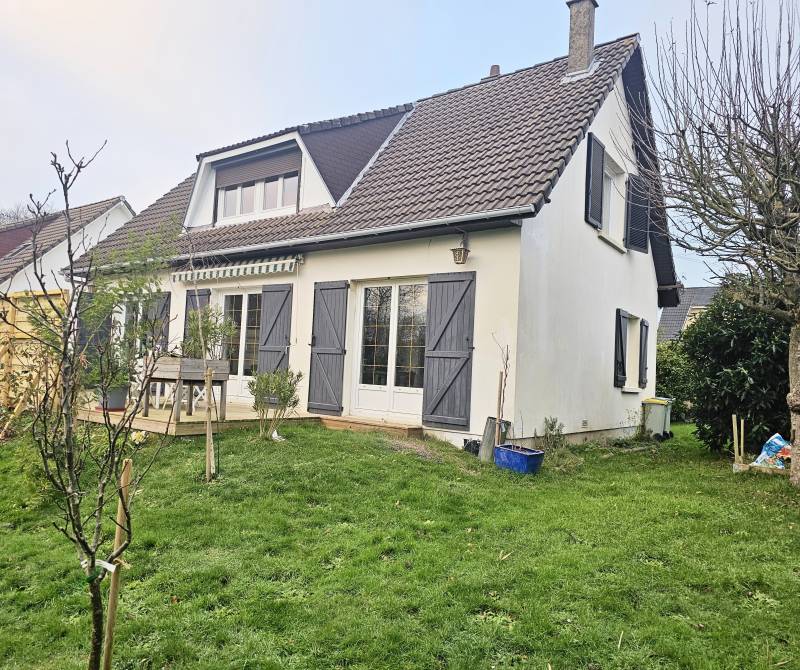 Pavillon familial en bon état avec vie de plain-pied à vendre dans un quartier résidentiel à Fécamp