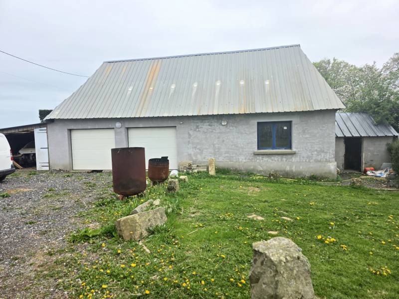 Proche Goderville maison avec bâtiments