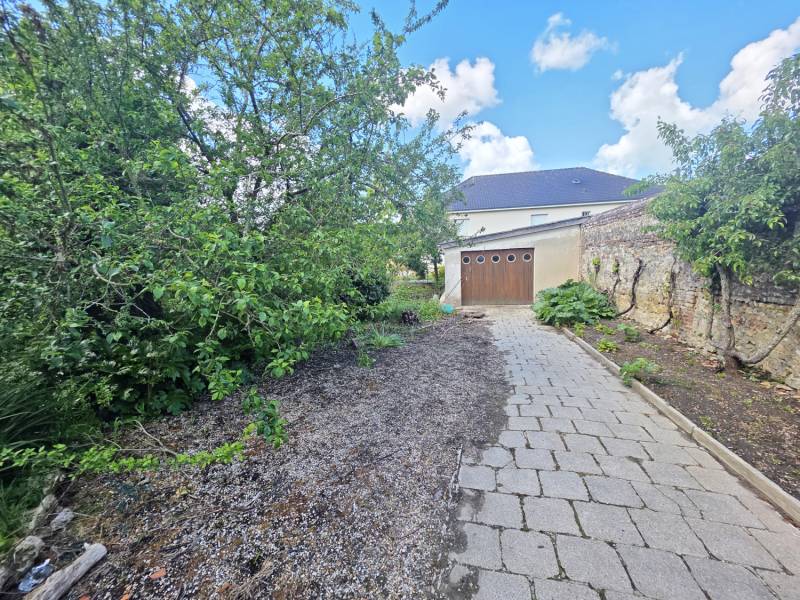 Grande maison de caractère à vendre sur ST LEONARD 76400 avec jardin 