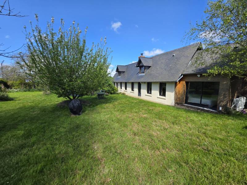 Maison à vendre proche de Goderville : Longère avec vie de plain-pied, environnement calme, 3 chambres et garage