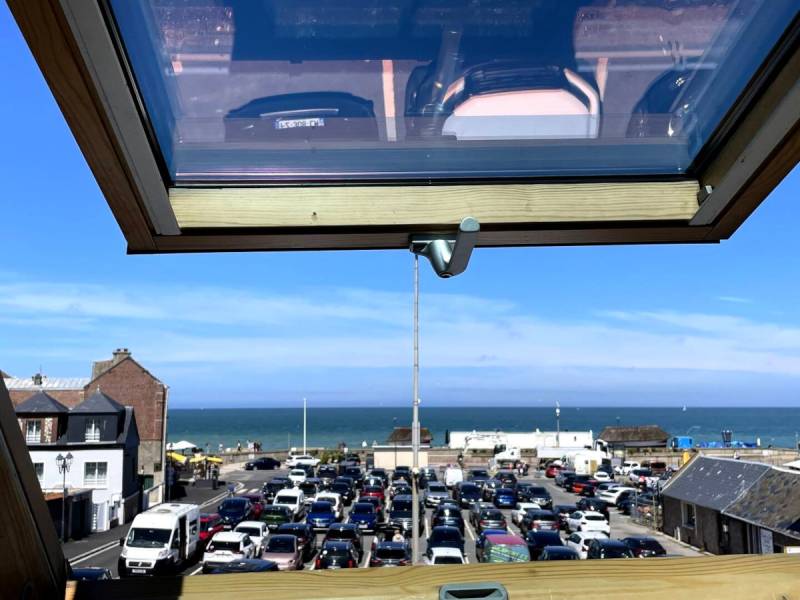ETRETAT, à 2 pas de la plage, vue mer, maison rénovée avec cour et bâtiment