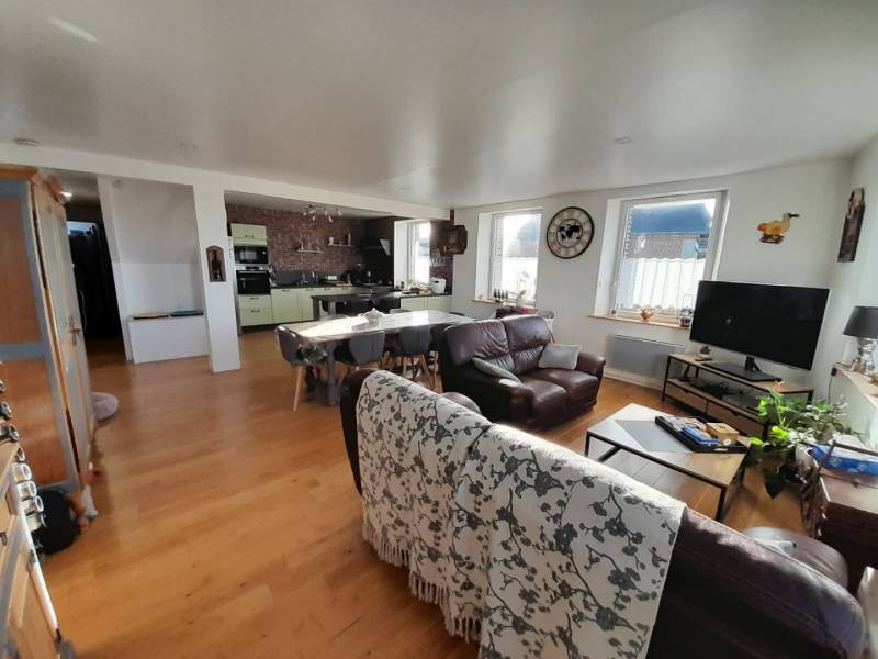 A vendre appartement avec grande pièce de vie 76540