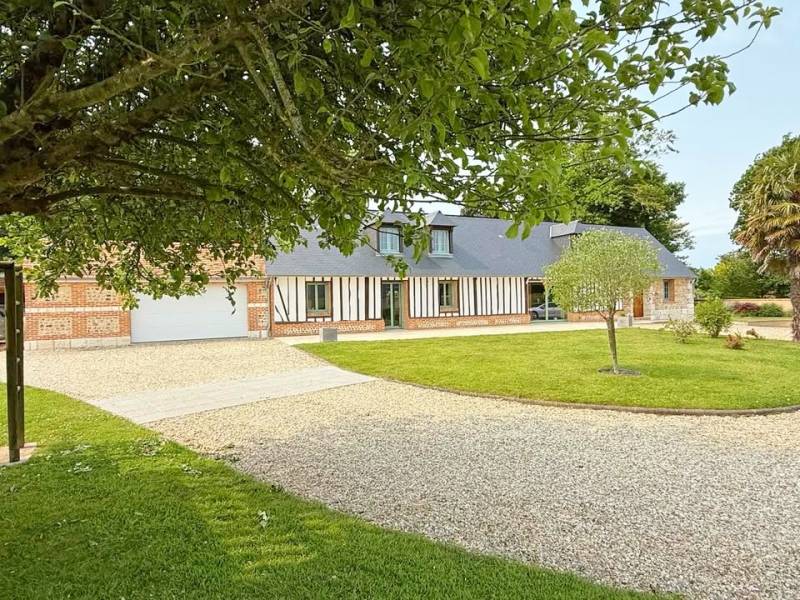 A vendre à la campagne dans un village proche des plages, superbe longère entièrement rénovée 5 chambres