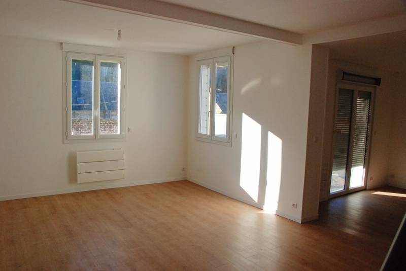 A vendre maison individuelle de 95m² entièrement rénovée proche de la plage à FECAMP  