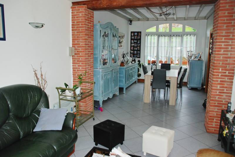 A vendre très proche du centre-ville maison avec extérieur et garage à FECAMP