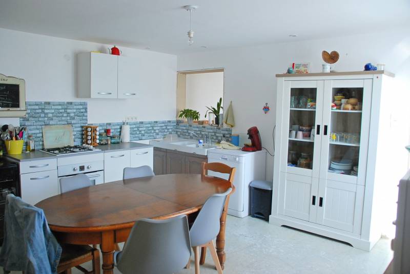 A vendre longère rénovée sur 2257m² dans un village proche de Valmont  