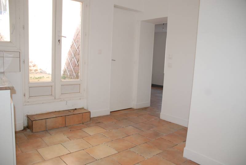 Hyper centre-ville de Fécamp 76400, maison de ville avec petit extérieur à vendre