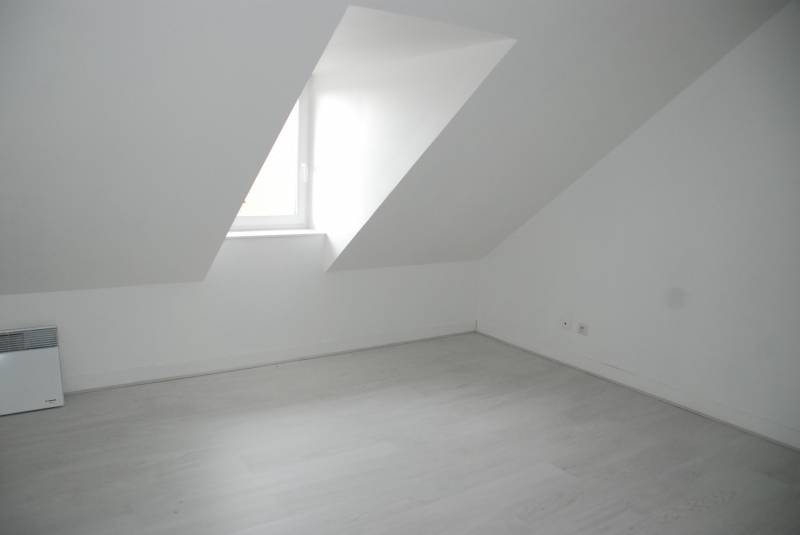 A vendre maison proche CANY-BARVILLE 76450 avec 2 chambres et 1 bureau et ardin