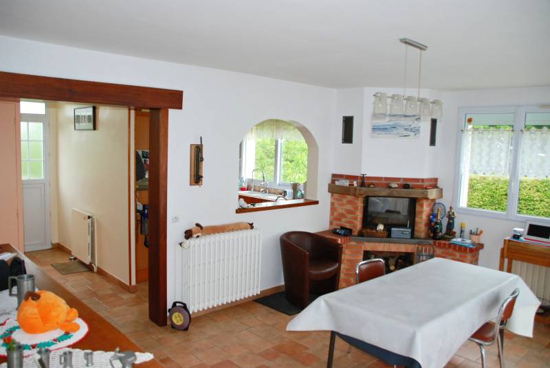 Axe Fécamp / Etretat Pavillon individuel avec sous-sol et grand bâtiment