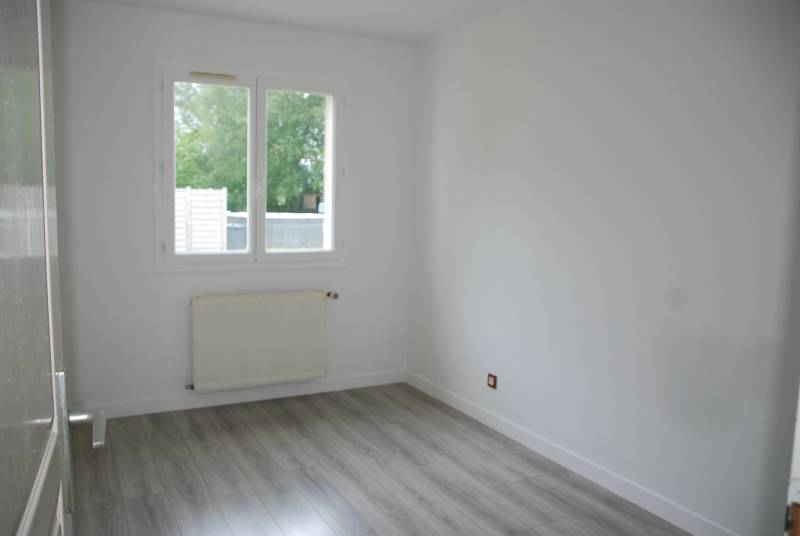 Acheter un pavillon de plain pied avec garage et jardin dans un bourg tous commerces