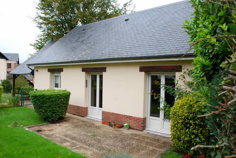 Pavillon 93m², en très bon état avec jardin à vendre dans le centre de Valmont à deux pas des commerces  