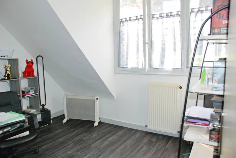 A Fécamp proche commerces et écoles maison 3 chambres avec jardin et garage