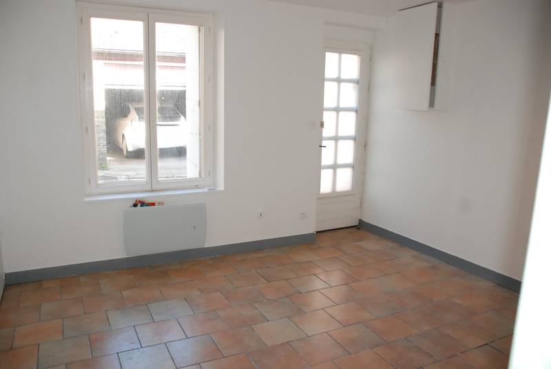 Hyper centre-ville de Fécamp 76400, maison de ville avec petit extérieur à vendre