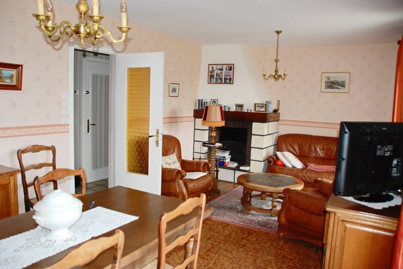 A ACHETER pavillon traditionnel avec sous-sol complet entre porche de FECAMP 76400