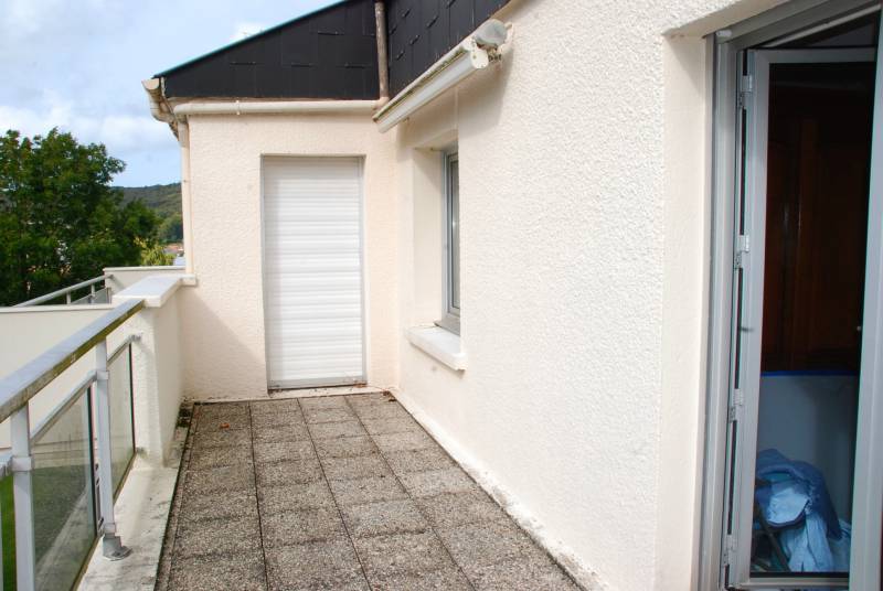 Appartement 2 chambres avec 2 grands balcons situé dans une résidence calme avec ascenseur et garage