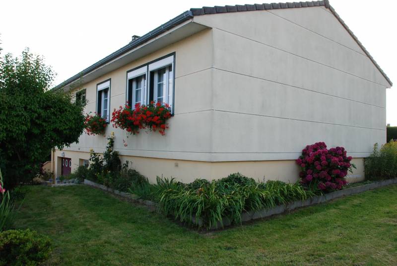 A vendre proche FECAMP 76400 maison avec sous-sol et jardin