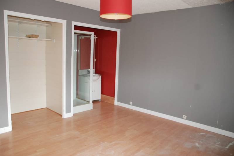 A vendre maison mitoyenne 4 chambres, garage et jardin proche de FECAMP 76400