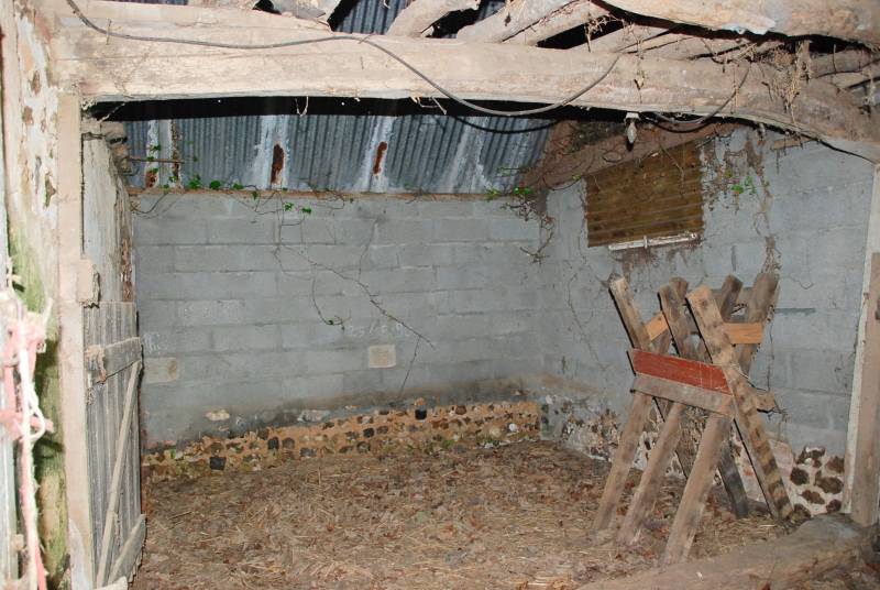 A vendre terrain à bâtir de 1000m² avec bâtiments axe Fécamp / Cany-Barville