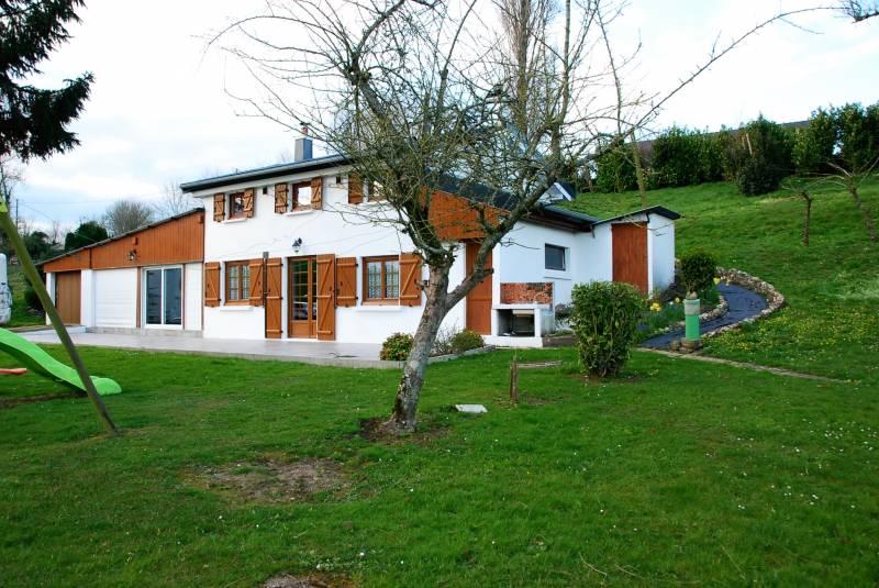 A la campagne, au calme, charmante maison individuelle avec grand jardin et garage entre Valmont et Cany-Barville  
