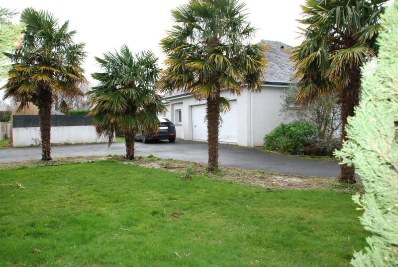 Pavillon avec douche garage et grand jardin proche de Fécamp