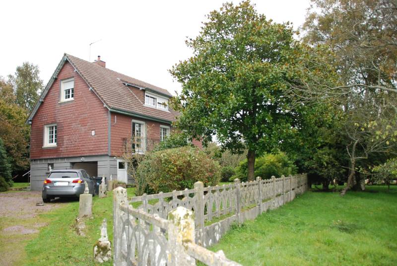 A la campagne proche de Etretat, ancien corps de ferme sur 5300m² de terrain