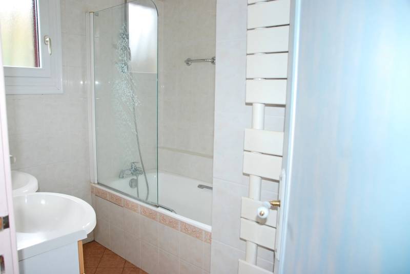 A VENDRE DANS UN QUARTIER RESIDENTIEL PROCHE DU CENTRE VILLE DE FECAMP PAVILLON