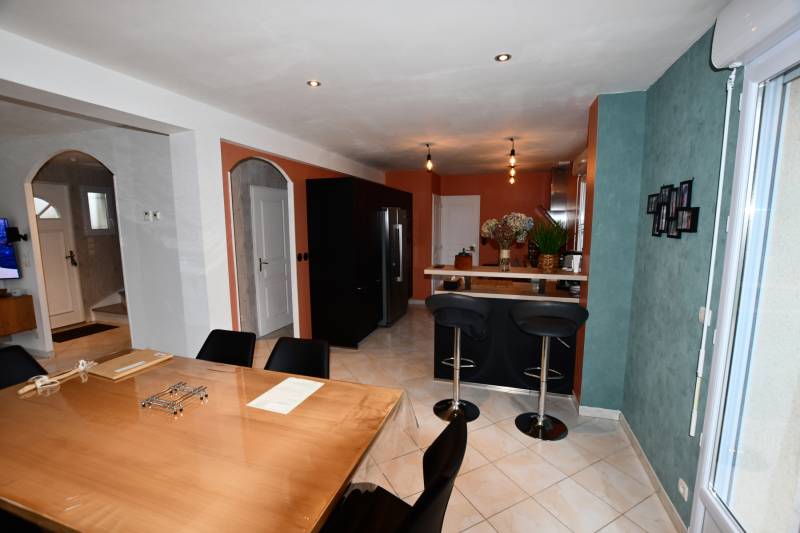 grand pavillon avec garage et jardin proche GODERVILLE