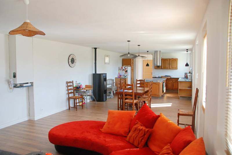 A vendre maison avec jardin et grande pièce de vie proche FECAMP