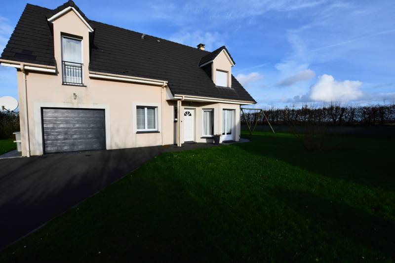 grand pavillon avec garage et jardin proche FECAMP