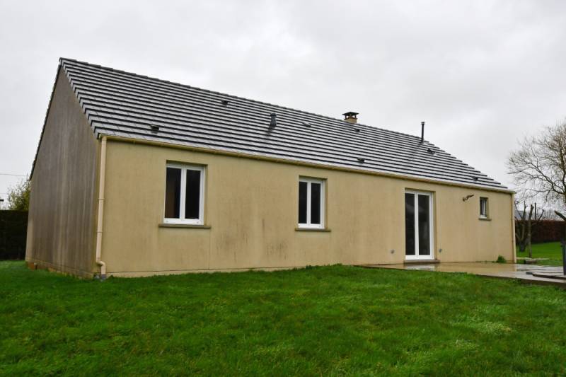 A vendre pavillon de plain-pied 4 chambres avec garage à la campagne à Terres de caux  