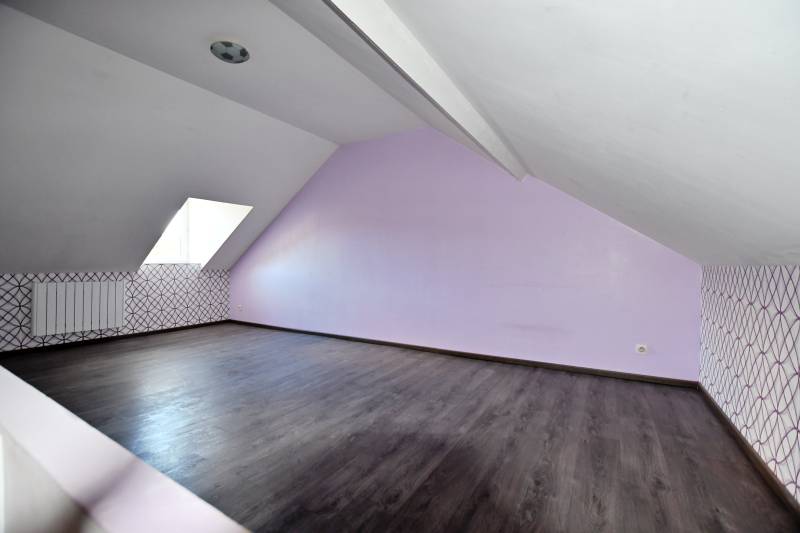 Centre-ville de Fécamp, maison à vendre avec jardin et 2 chambres + bureau