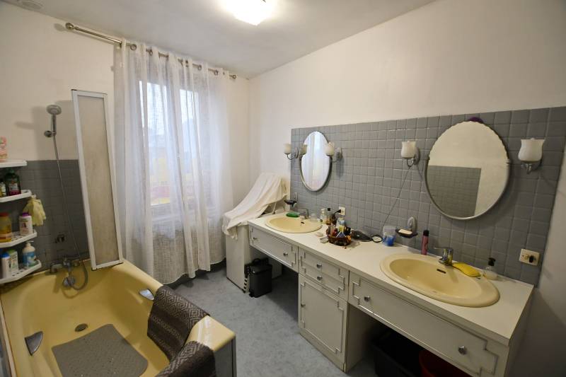 A vendre maison proche écoles 76400