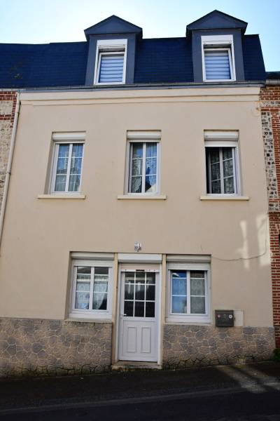 A vendre maison de village idéalement située à YPORT