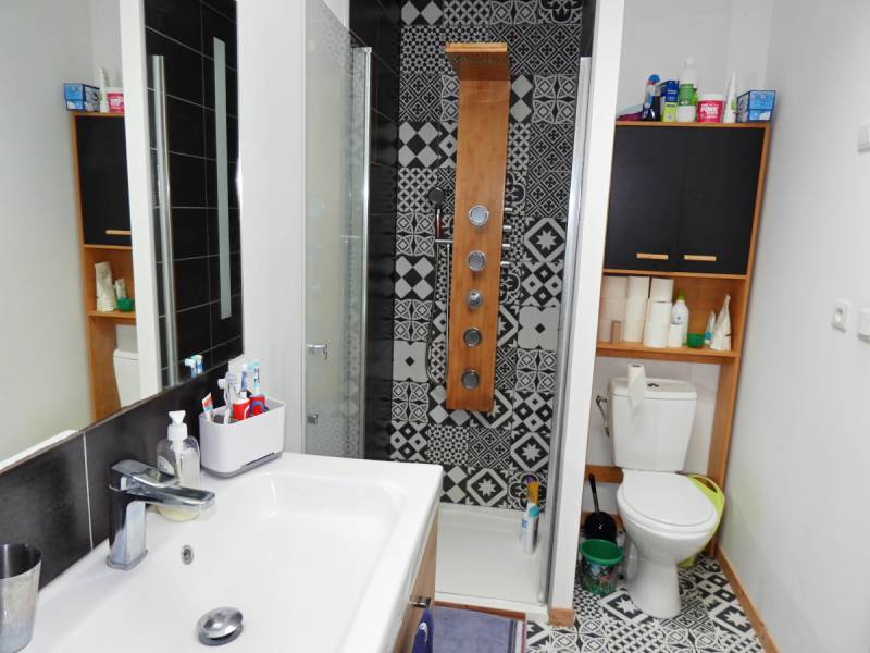 A vendre maison rénovée avec cour /  beaux volumes à FECAMP