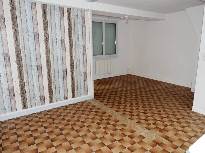 maison avec extérieur à vendre à bolbec et cave