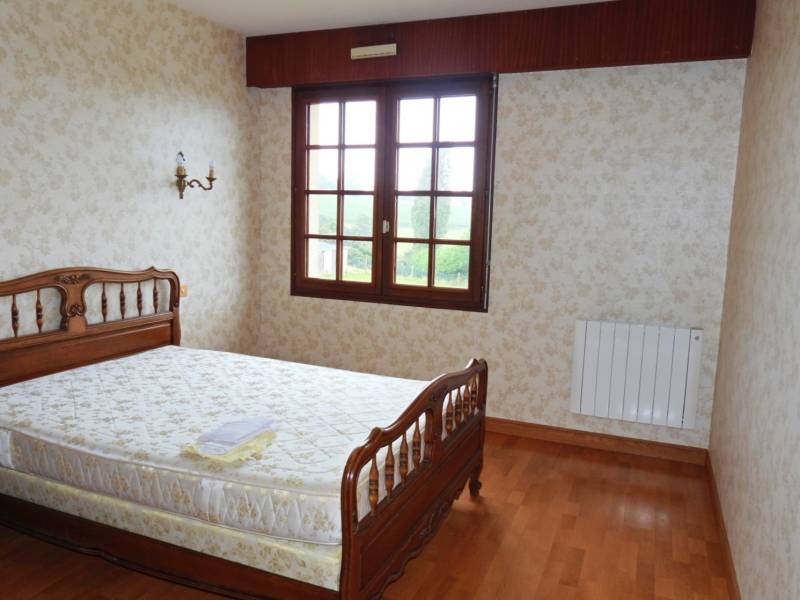 Achat pavillon traditionnel sur sous-sol à deux pas de FECAMP avec jardin