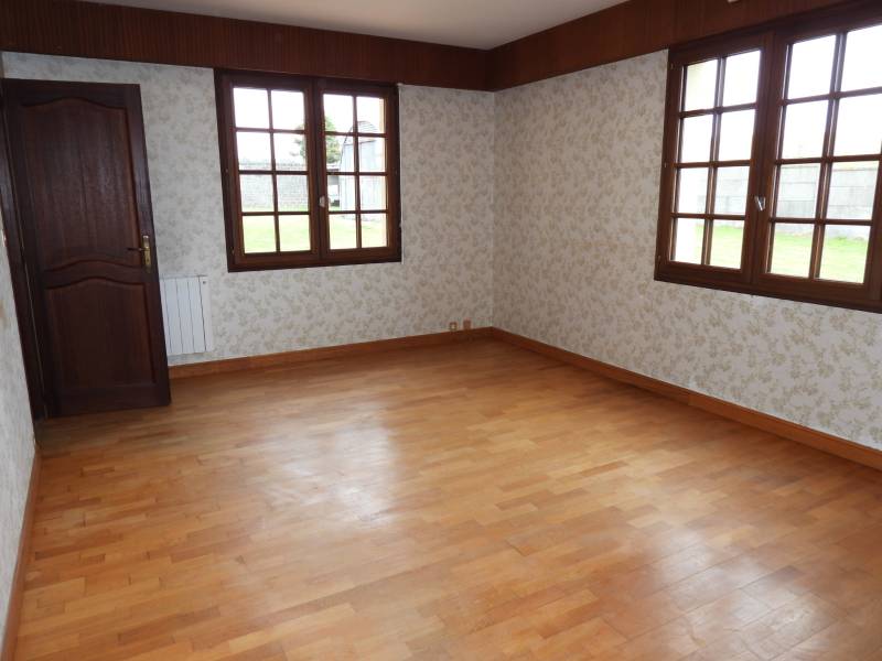 Achat pavillon traditionnel sur sous-sol à deux pas de FECAMP avec jardin