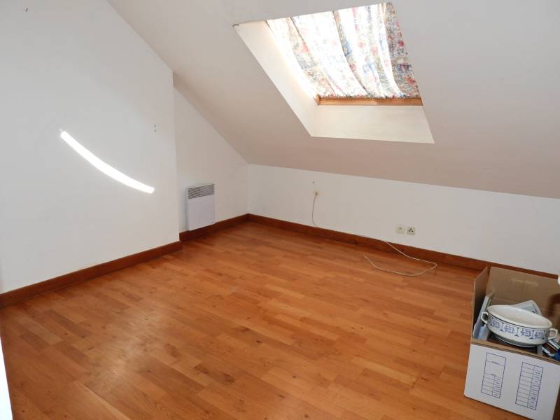 NEGOCIABLE Maison de caractère briques et silex avec grand jardin proche de Fécamp