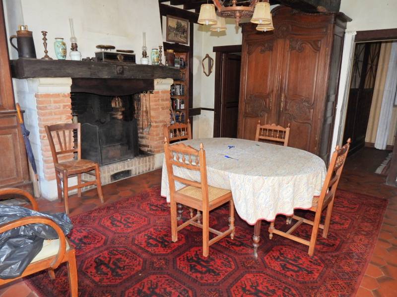NEGOCIABLE Maison de caractère briques et silex avec grand jardin proche de Fécamp