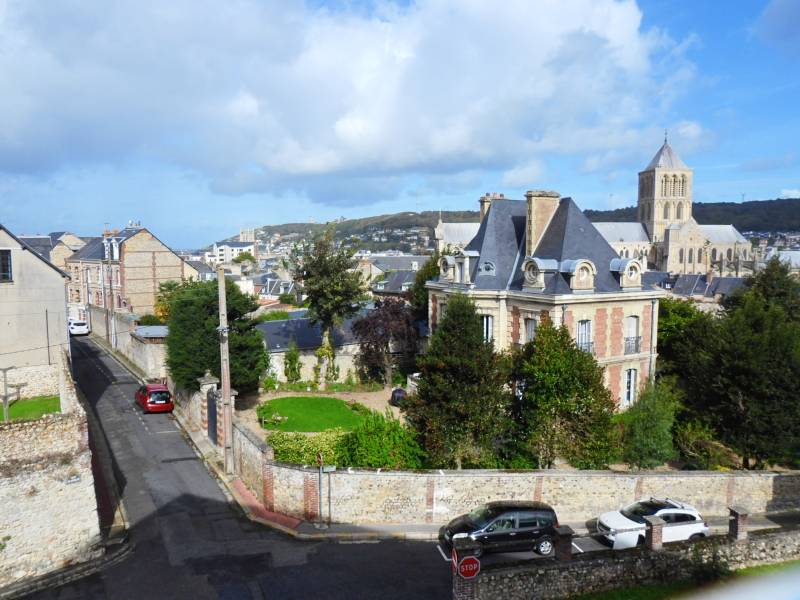 A vendre appartement de 60m² avec 2 chambres, dans une résidence proche des commerces