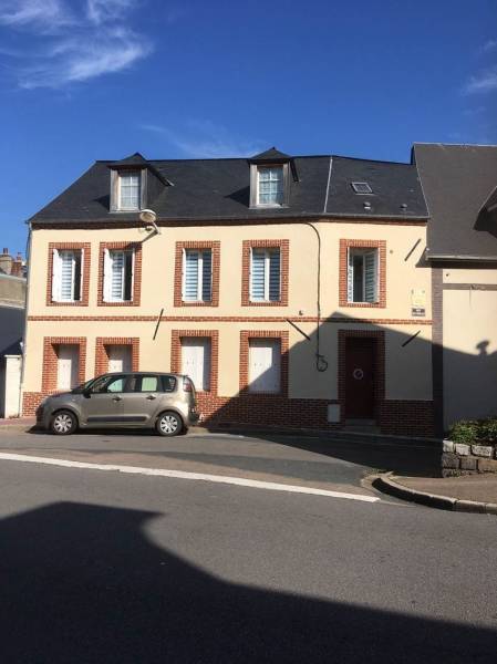 Immeuble de rapport de 3 appartement, spécial investisseur proche de toutes commodités à FECAMP  