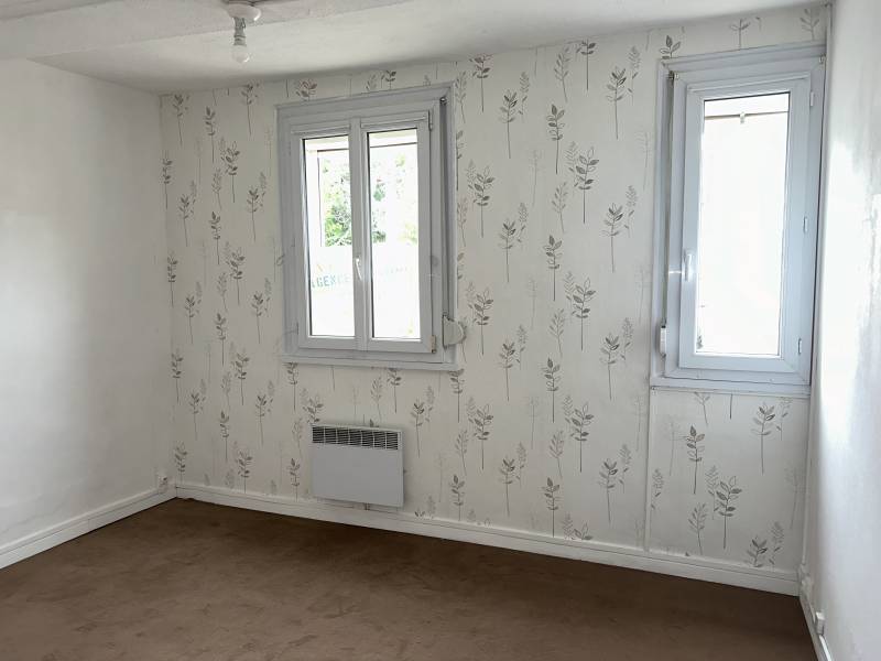 A vendre maison de ville à BOLBEC avec cour, sans travaux