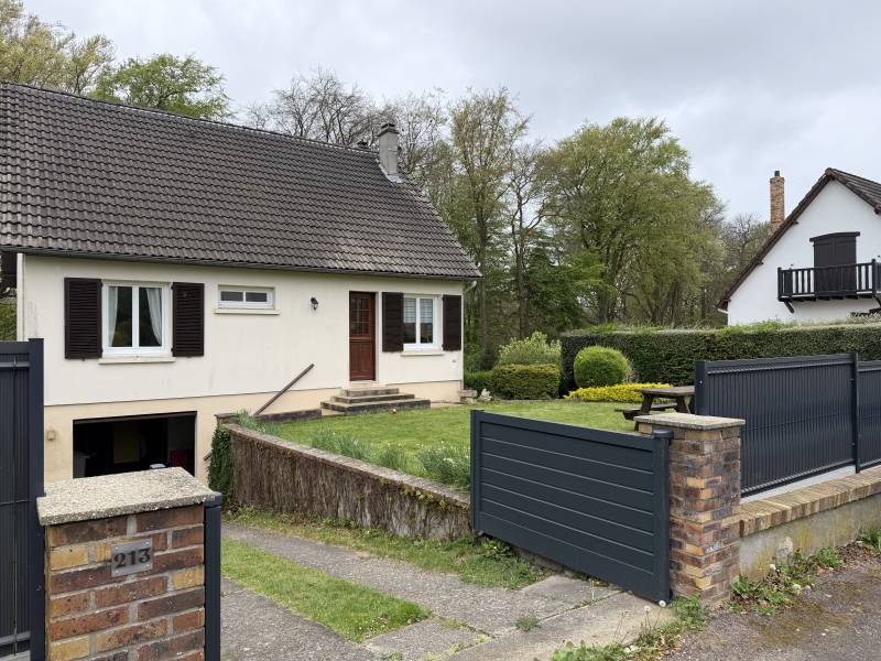 FECAMP DANS UN QUARTIER RESIDENTIEL PAVILLON AVEC CHAMBRES DE PLAIN PIED SUR SOUS SOL COMPLET