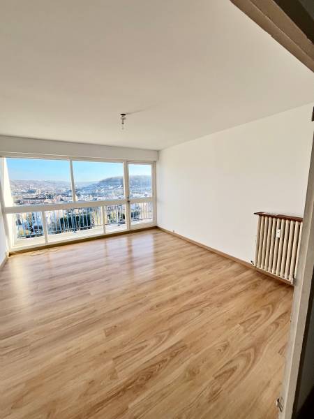 Appartement 2 chambres avec balcon et ascenseur à vendre proche commodités à FECAMP