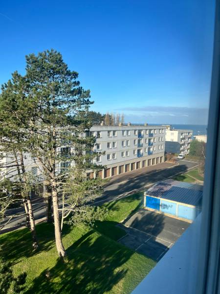 Appartement 2 chambres avec balcon et ascenseur à vendre proche commodités à FECAMP