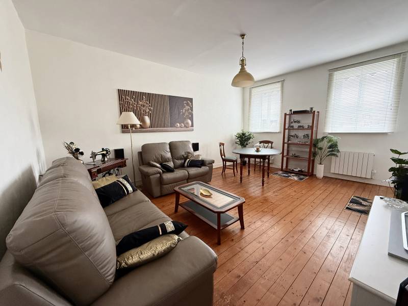 Appartement à vendre à Fécamp : bien caractère avec grand volume et 3 chambres