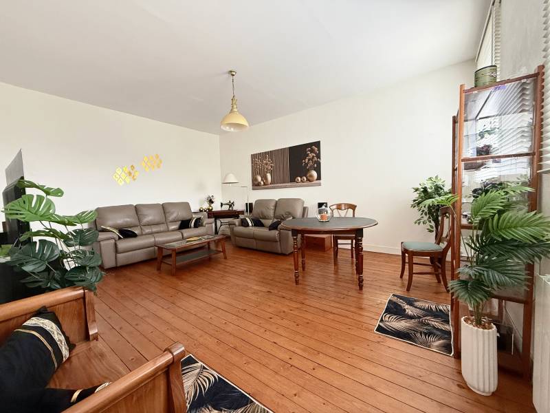 Appartement à vendre à Fécamp : bien caractère avec grand volume et 3 chambres