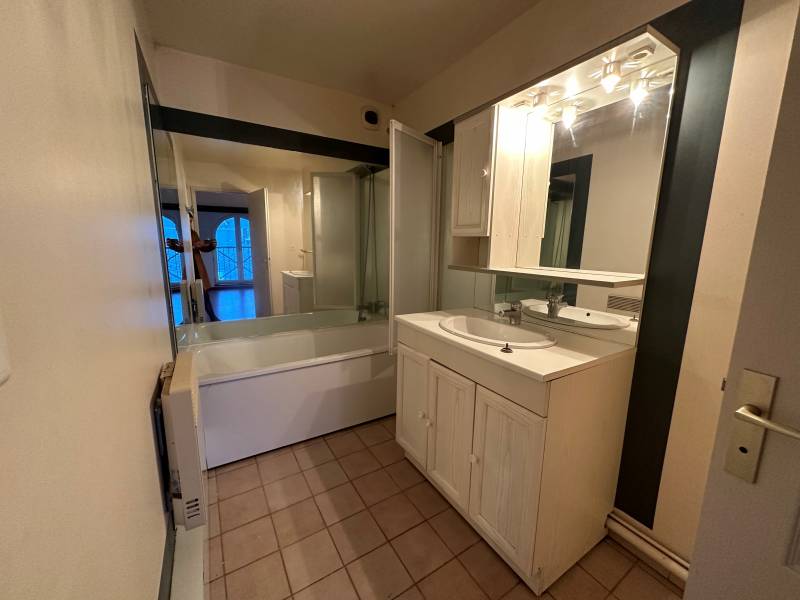 A vendre appartement rénové de 57m² idéalement situé dans le centre-ville de FECAMP  