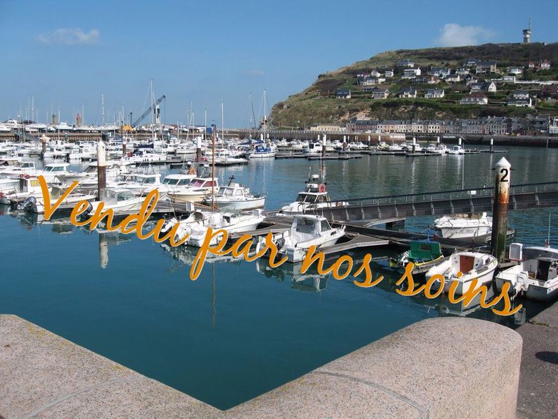 A VENDRE MAISON A 2 PAS DE LA MER ET DES COMMERCES ENTIEREMENT RENOVEE Fécamp  