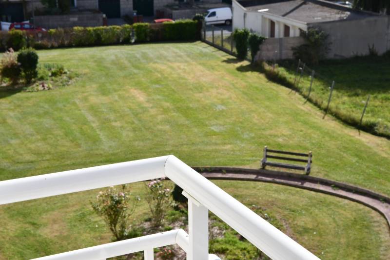 A vendre appartement avec balcon et vue dégagée sur la ville à FECAMP non loin de toutes commodités  